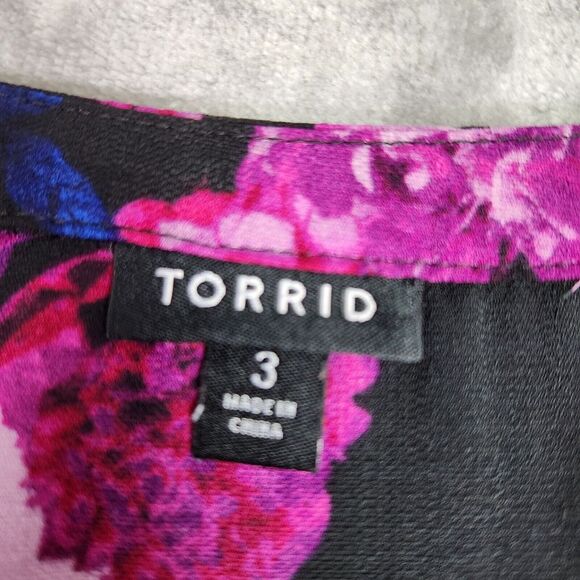 Torrid Top Womens 3X Pink Black Floral Gauze Short Sleeve Split V-Neck Cottage - Picture 4 of 8